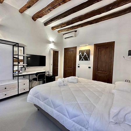 C&O Savoia Deluxe Rooms كالياري المظهر الخارجي الصورة