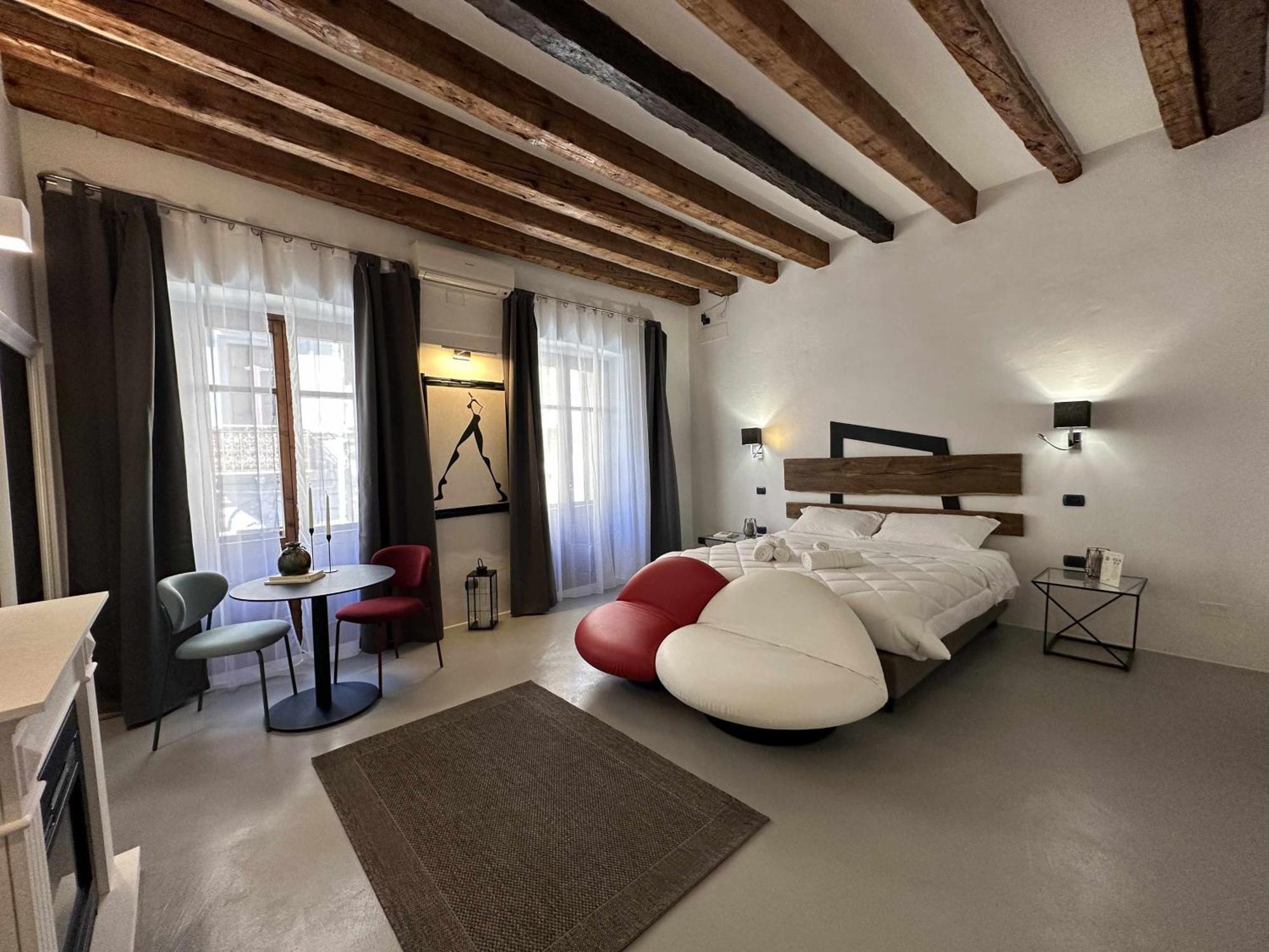 C&O Savoia Deluxe Rooms كالياري المظهر الخارجي الصورة